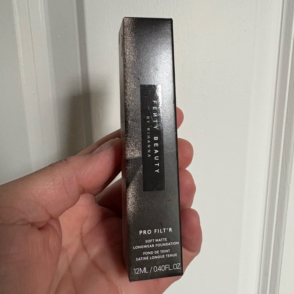 Fenty Beauty Pro Filt'r Longwear Foundation - In 125, Brand New Factory Sealed.